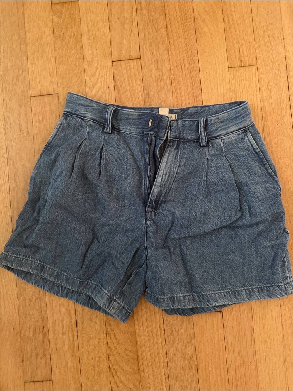 Madewell High-Rise Pleated Denim Shorts - Light Blue
